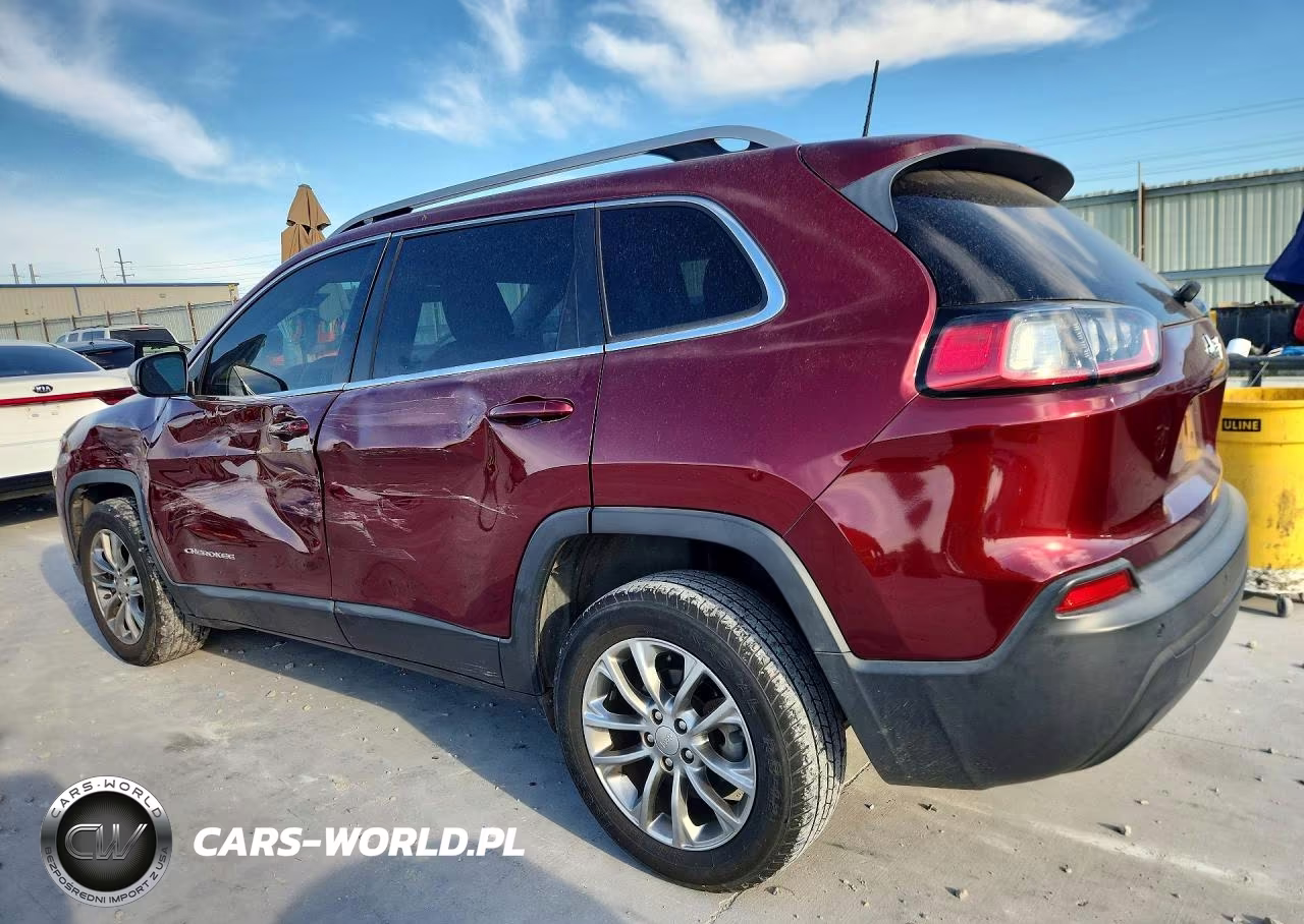 2019 Jeep Cherokee Latitude Plus VIN:1C4PJLLB3KD284729 - 2