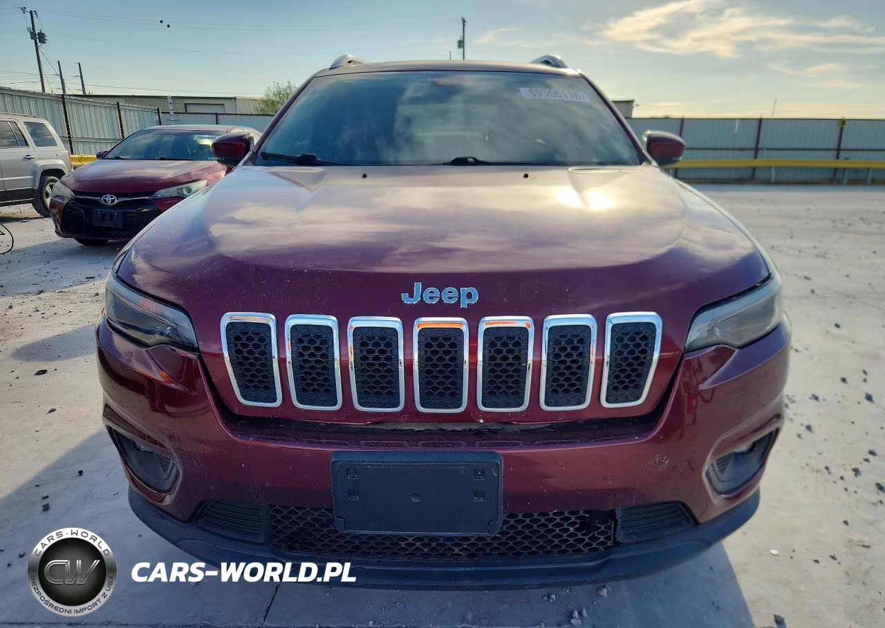 2019 Jeep Cherokee Latitude Plus VIN:1C4PJLLB3KD284729 - 5