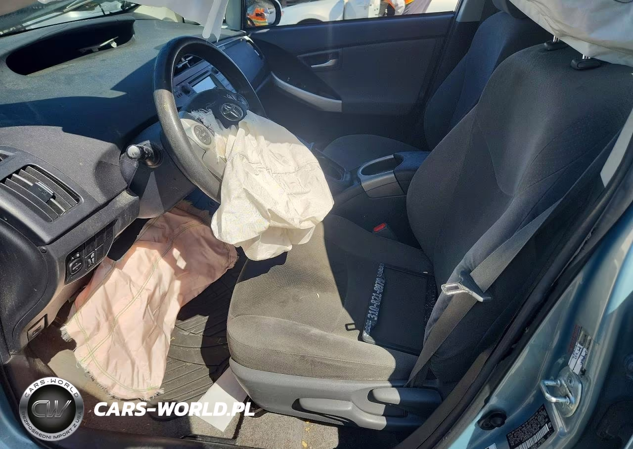 2015 Toyota Prius Two VIN:JTDKN3DU0F1898658 - 7
