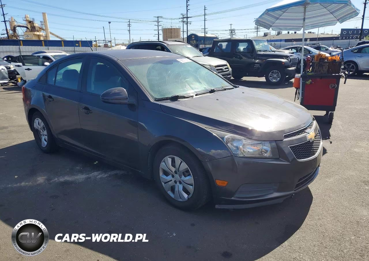 2014 Chevrolet Cruze Ls VIN:1G1PA5SG1E7146885 - 4