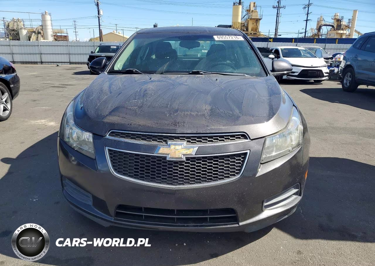 2014 Chevrolet Cruze Ls VIN:1G1PA5SG1E7146885 - 5