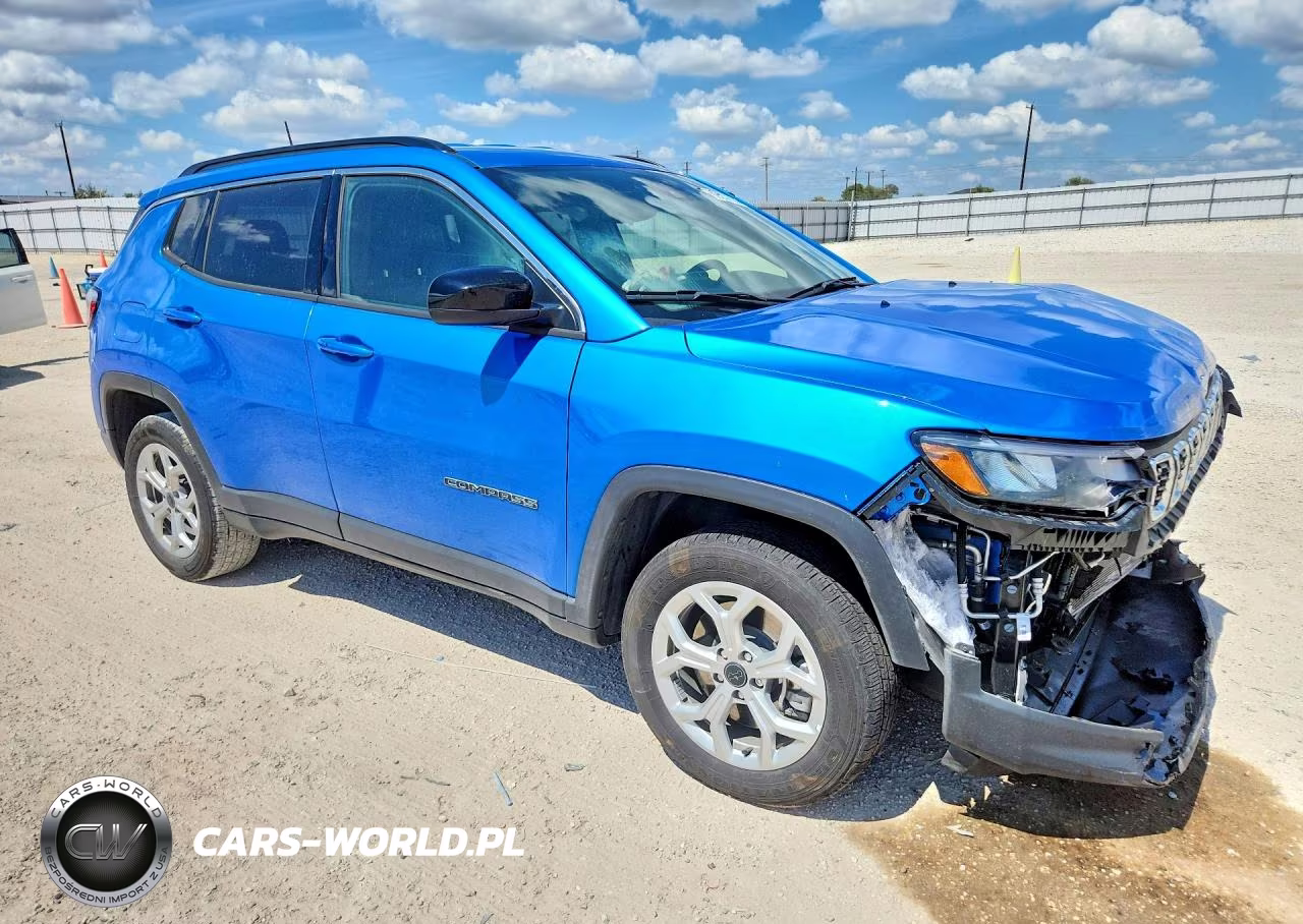 2025 Jeep Compass Latitude VIN:3C4NJDBN8ST586262 - 4