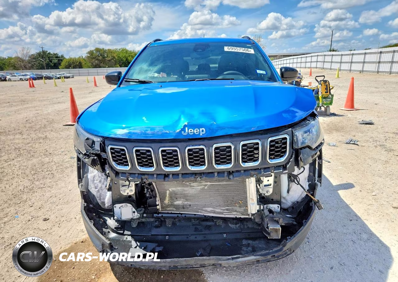 2025 Jeep Compass Latitude VIN:3C4NJDBN8ST586262 - 5