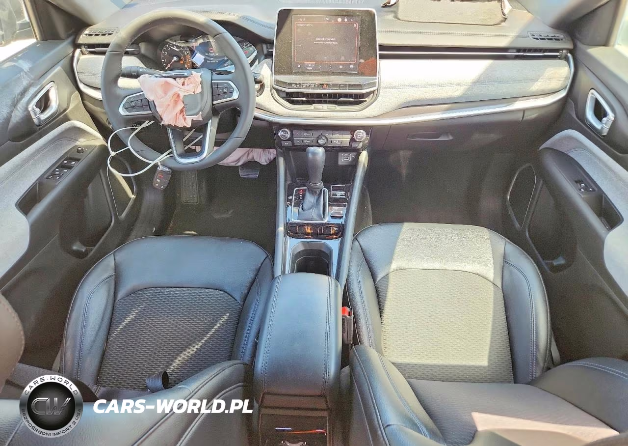 2025 Jeep Compass Latitude VIN:3C4NJDBN8ST586262 - 8