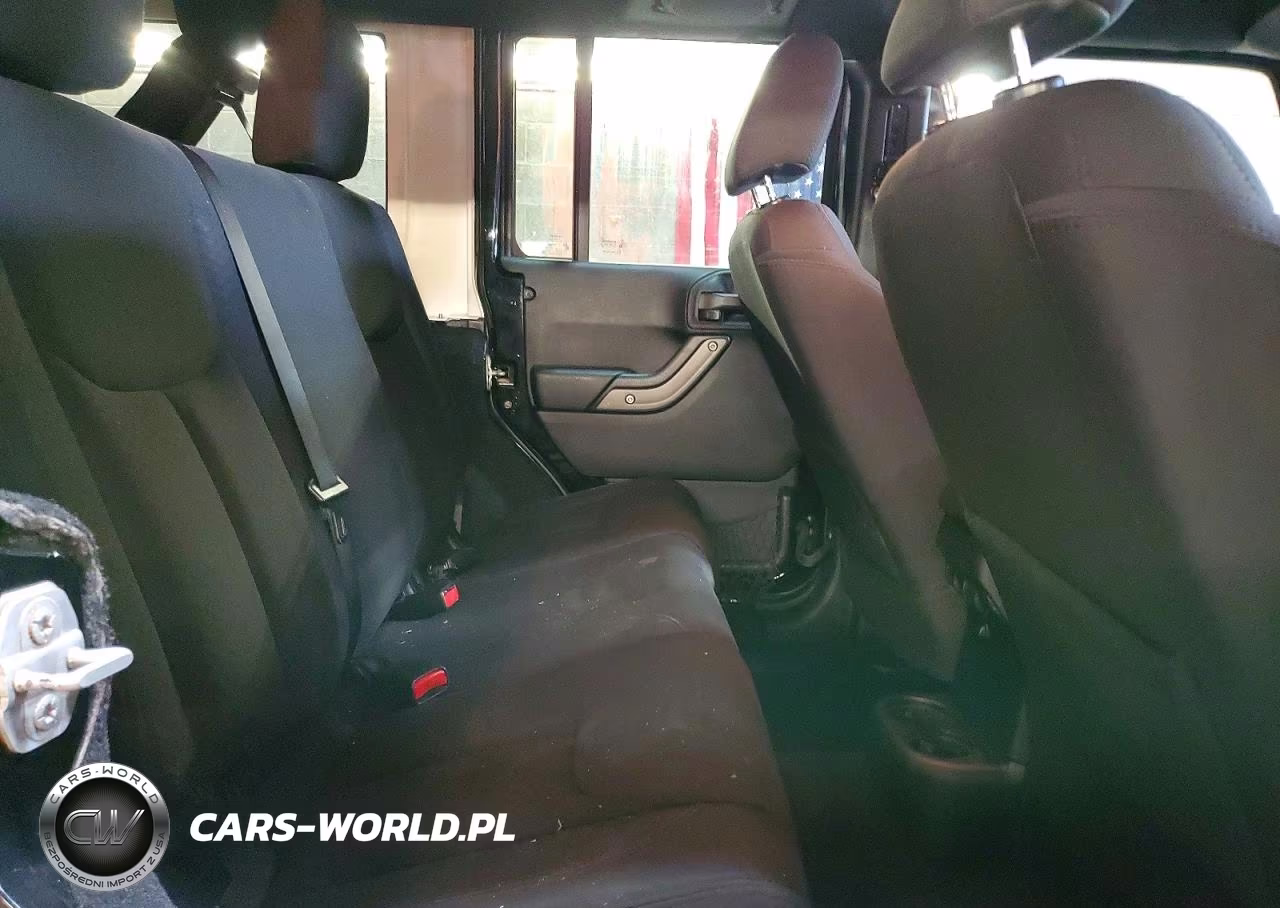 2014 Jeep Wrangler Unlimited Sport VIN:1C4BJWDG6EL327380 - 10