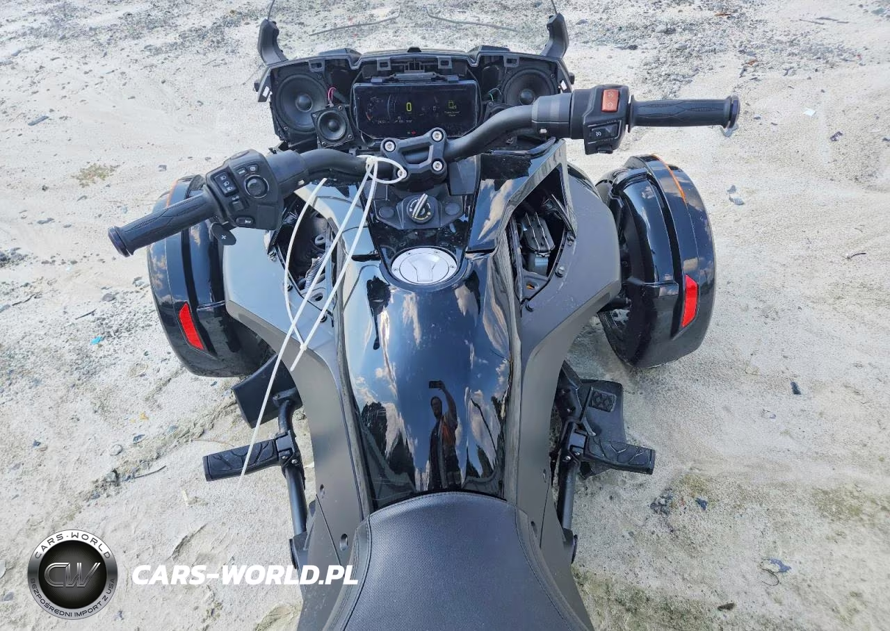 2019 Can-Am Spyder Roadster F3-T VIN:2BXREDD26KV001262 - 6