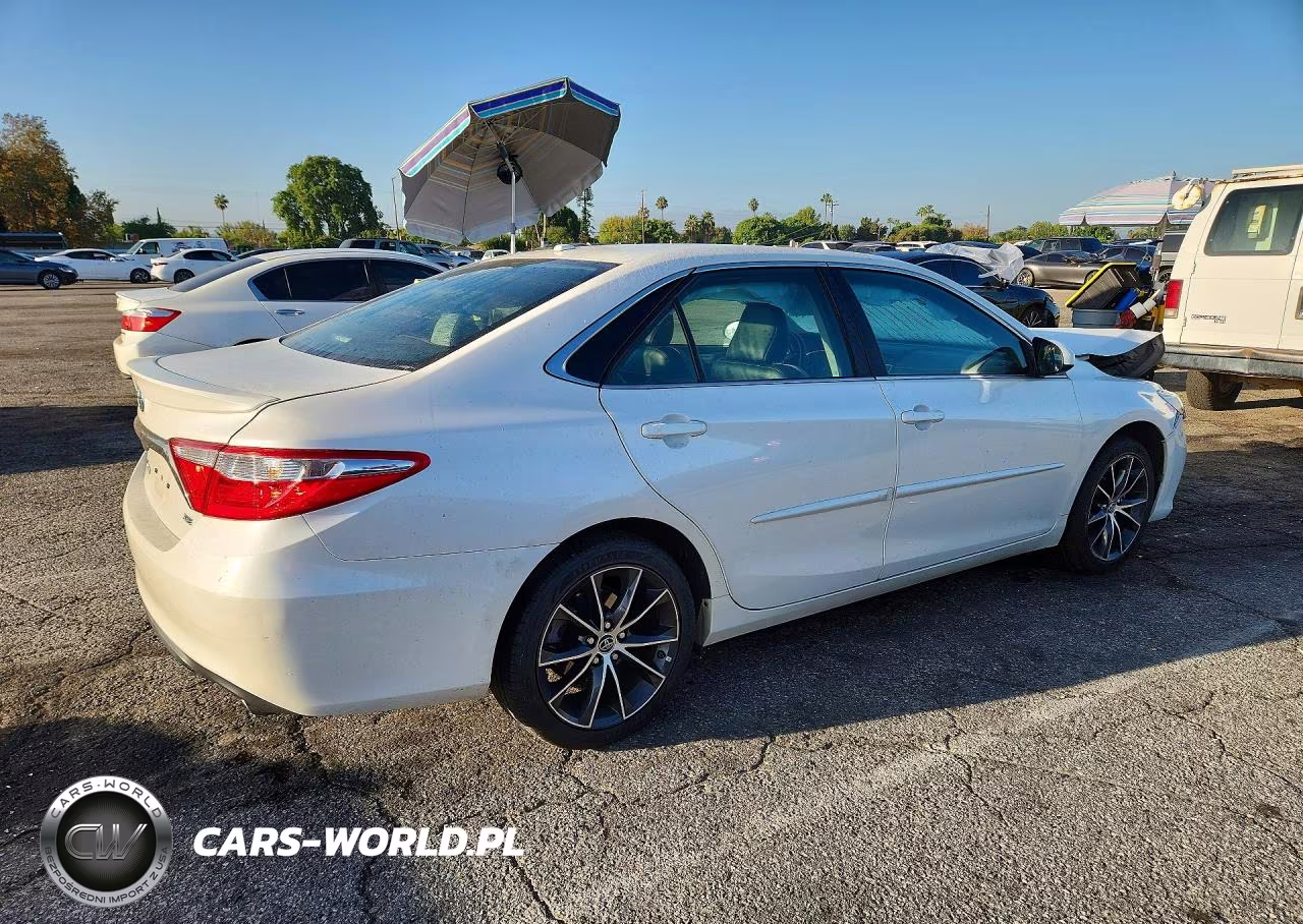 2015 Toyota Camry Xse V6 VIN:4T1BK1FKXFU564463 - 3