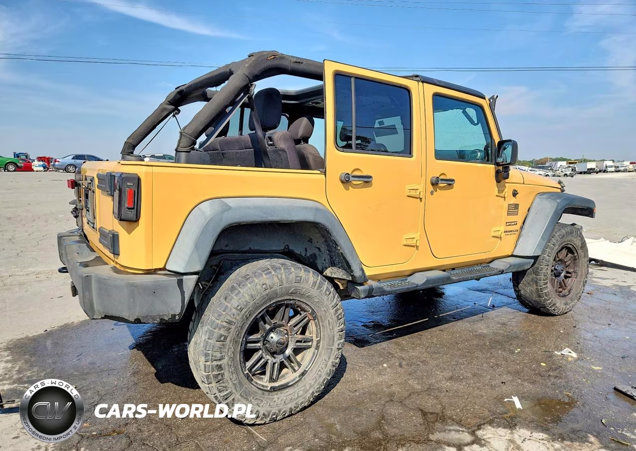 2014 Jeep Wrangler Unlimited Sport VIN:1C4HJWDG2EL194501 - 3
