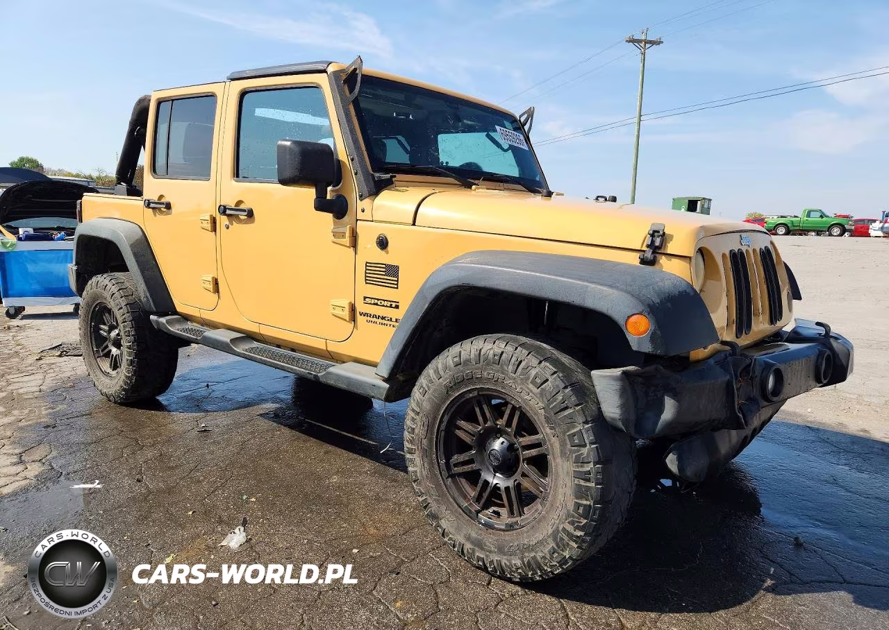 2014 Jeep Wrangler Unlimited Sport VIN:1C4HJWDG2EL194501 - 4
