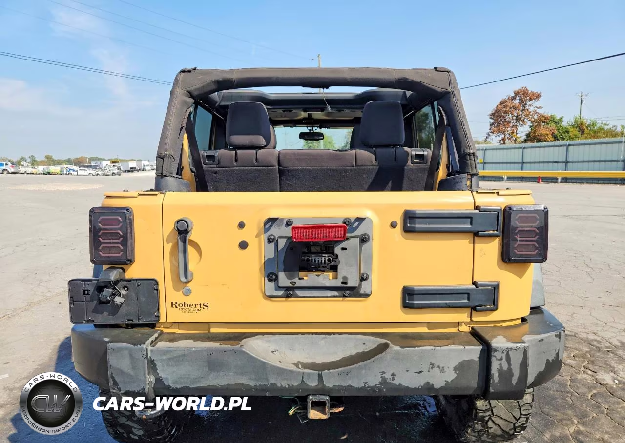 2014 Jeep Wrangler Unlimited Sport VIN:1C4HJWDG2EL194501 - 6