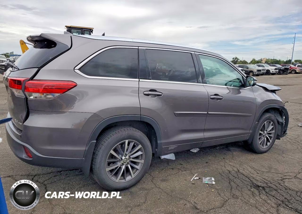 2017 Toyota Highlander Xle VIN:5TDJZRFHXHS401236 - 3