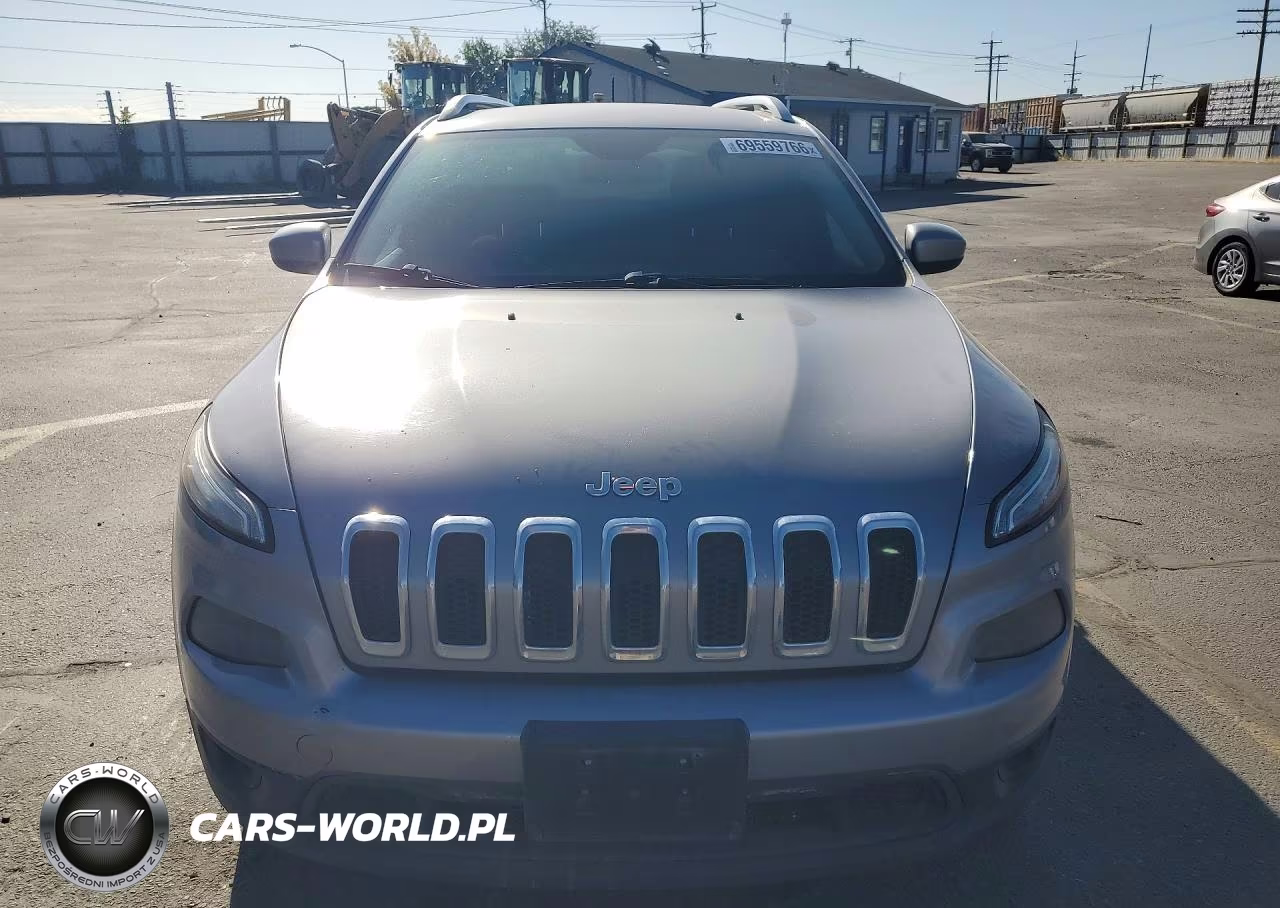 2015 Jeep Cherokee Latitude VIN:1C4PJLCB6FW608007 - 5