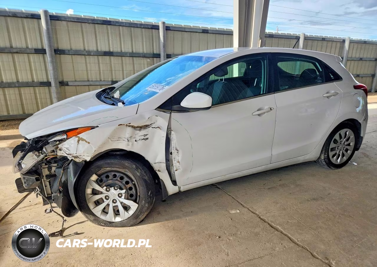 2017 Hyundai Elantra Gt Base – zdjęcie 1 z 13