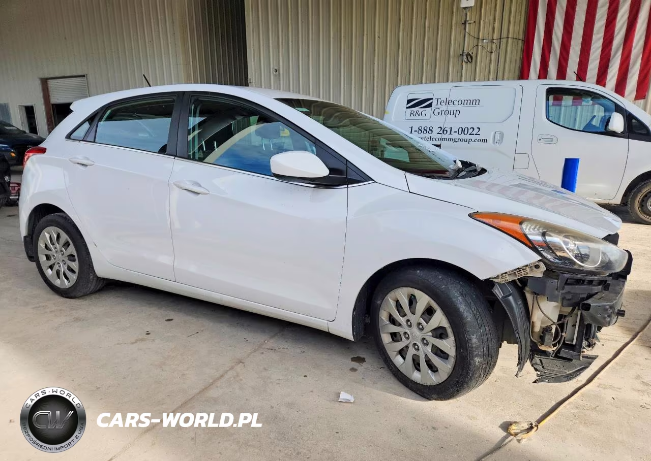2017 Hyundai Elantra Gt Base VIN:KMHD35LH0HU358870 - 4