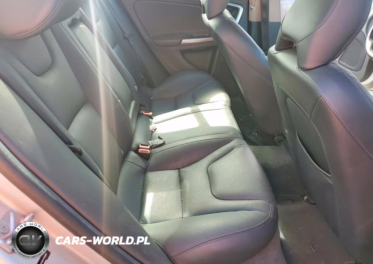 2015 Volvo S60 Platinum VIN:YV1612TM0F1346905 - 10