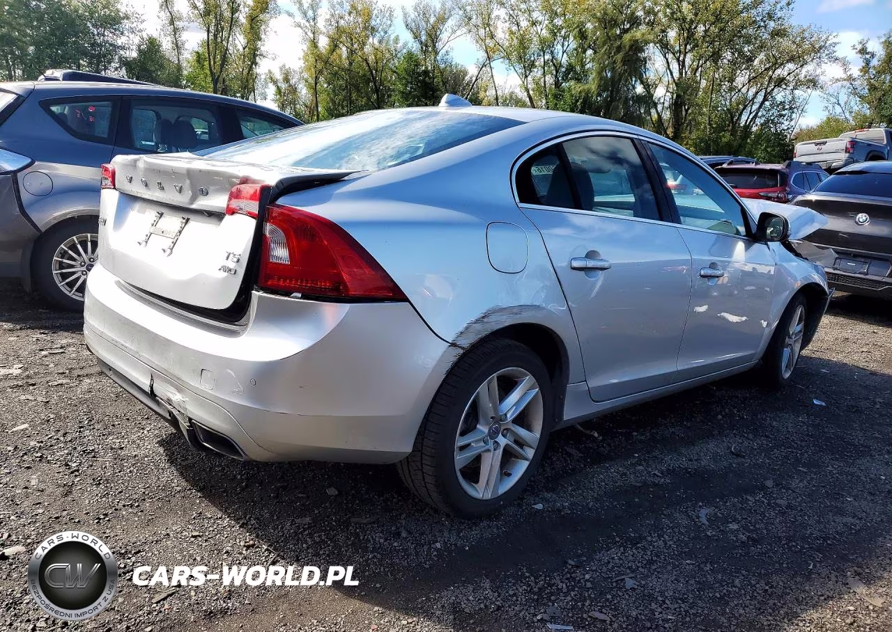2015 Volvo S60 Platinum VIN:YV1612TM0F1346905 - 3