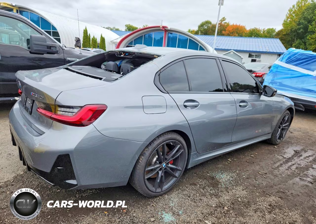 2023 BMW M340Xi VIN:3MW49FF04P8D31243 - 3