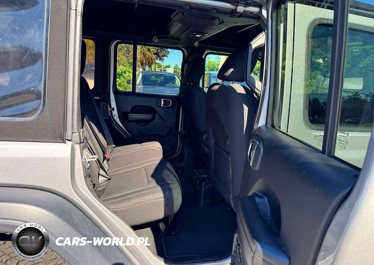 2018 Jeep Wrangler Unlimited Sport VIN:1C4HJXDG4JW171848 - 6