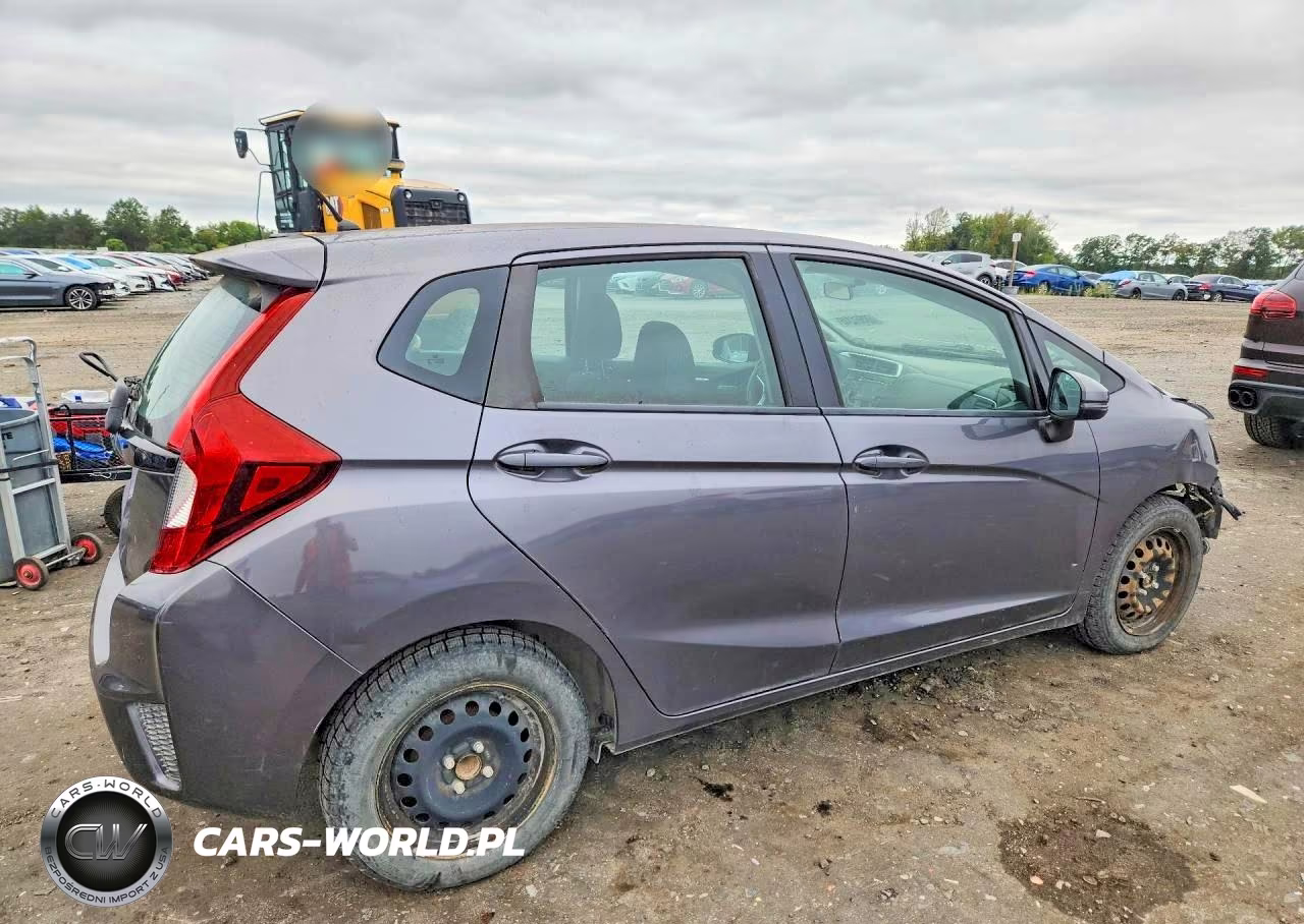 2015 Honda Fit Lx VIN:3HGGK5G56FM749657 - 3