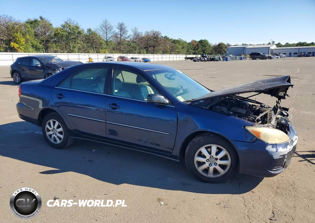 2002 Toyota Camry Xle V6 VIN:JTDBF30K920027310 - 4