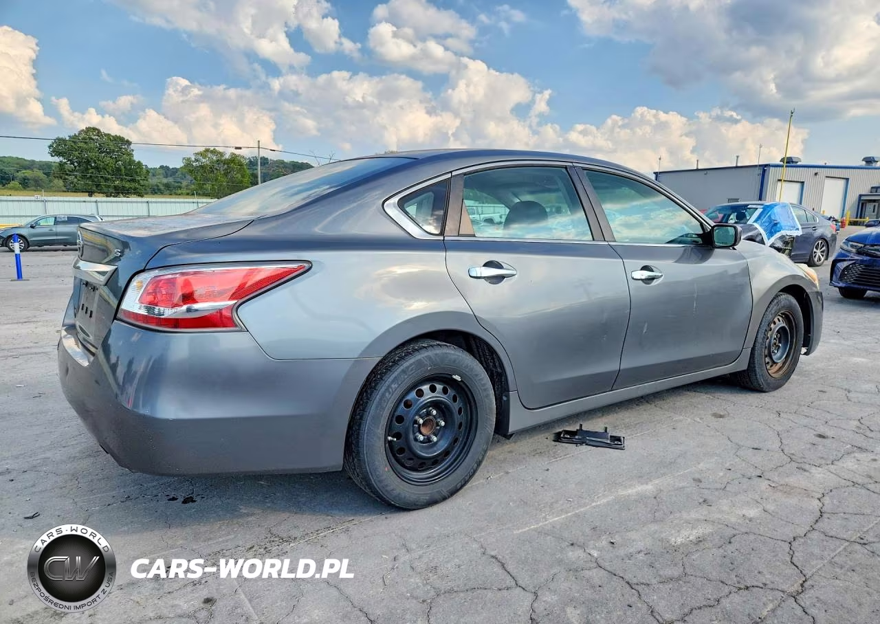 2015 Nissan Altima 2.5 S VIN:1N4AL3AP4FN335207 - 3