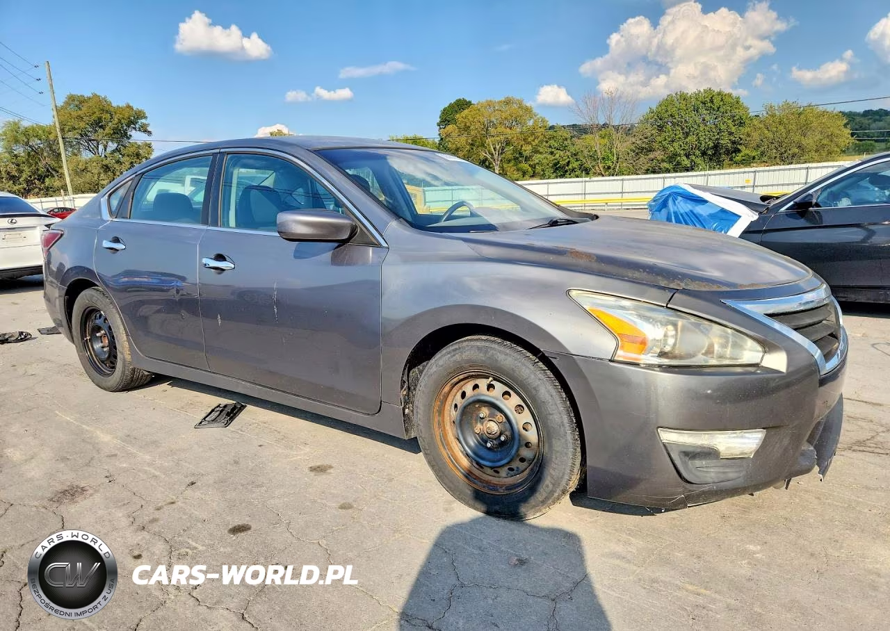 2015 Nissan Altima 2.5 S VIN:1N4AL3AP4FN335207 - 4