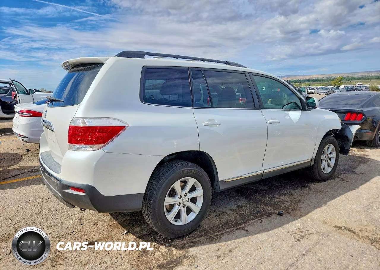 2011 Toyota Highlander Base VIN:5TDZK3EH5BS043749 - 3