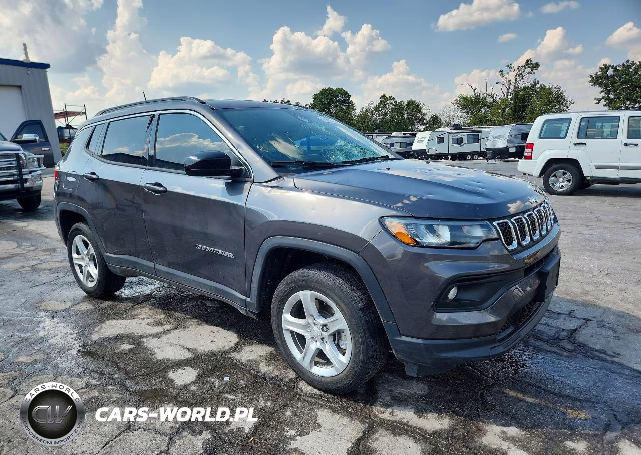 2023 Jeep Compass Latitude VIN:3C4NJDBN9PT533478 - 4