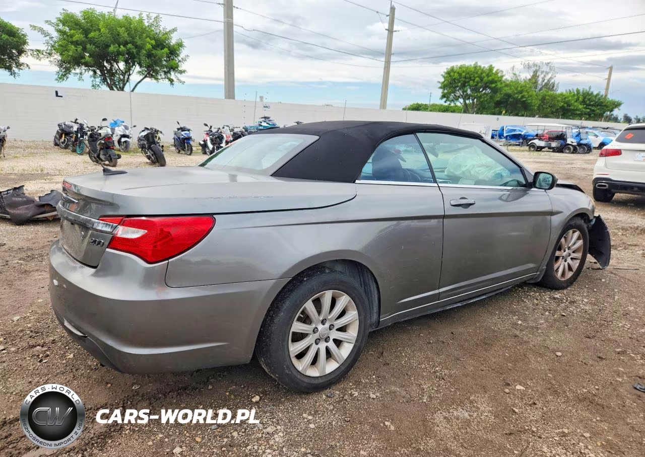 2012 Chrysler 200 Touring VIN:1C3BCBEB5CN218565 - 3