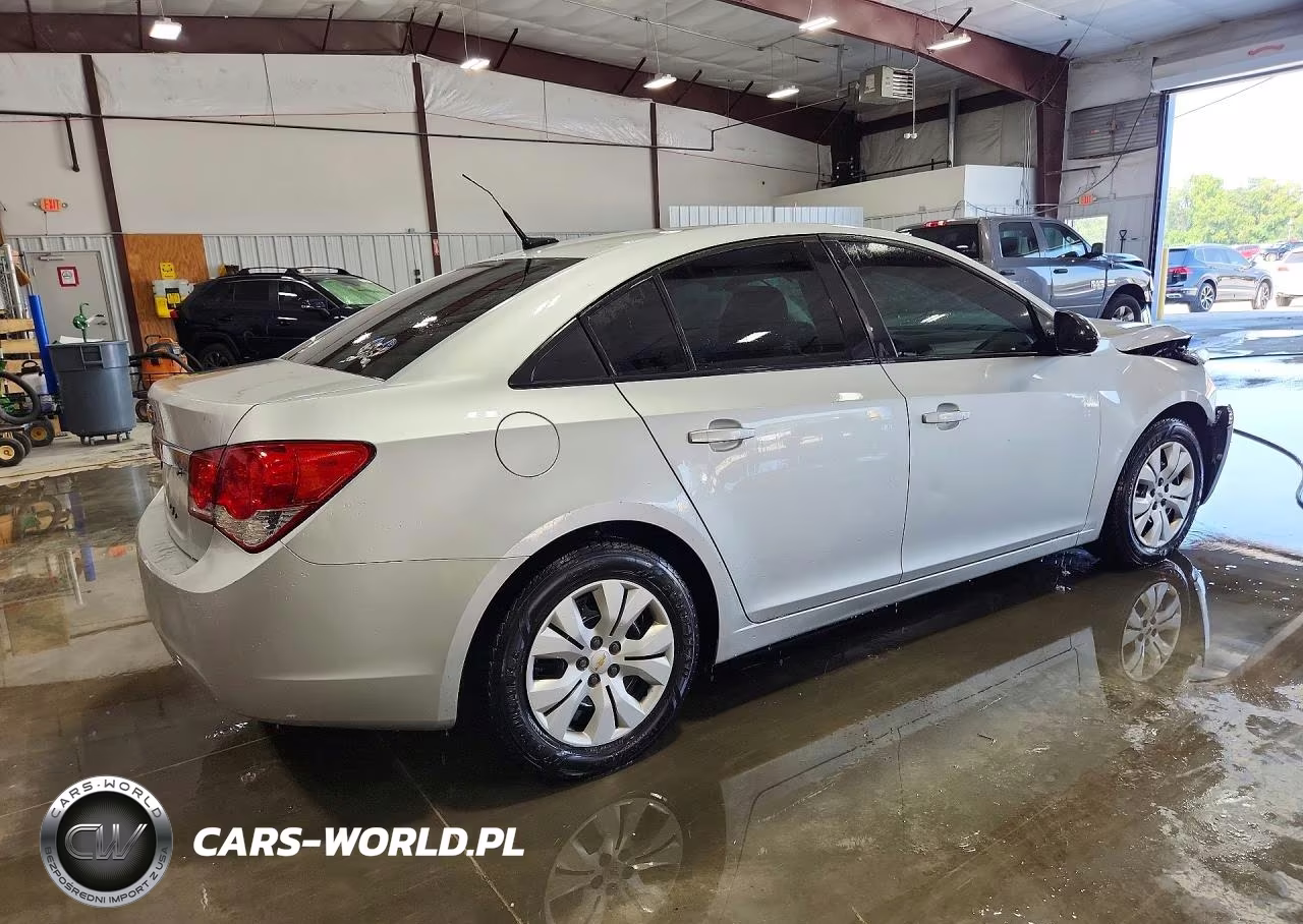 2014 Chevrolet Cruze Ls VIN:1G1PA5SGXE7145539 - 3