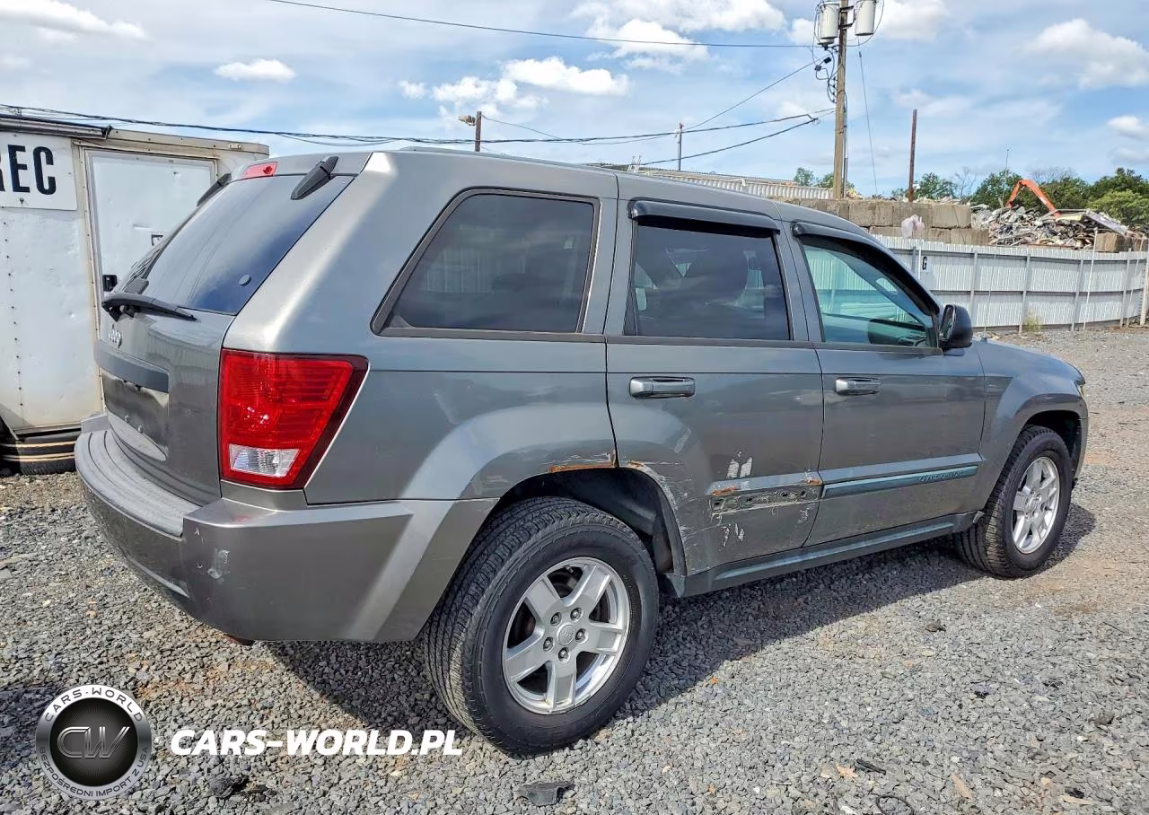 2007 Jeep Grand Cherokee Laredo VIN:1J8GR48K47C681623 - 3