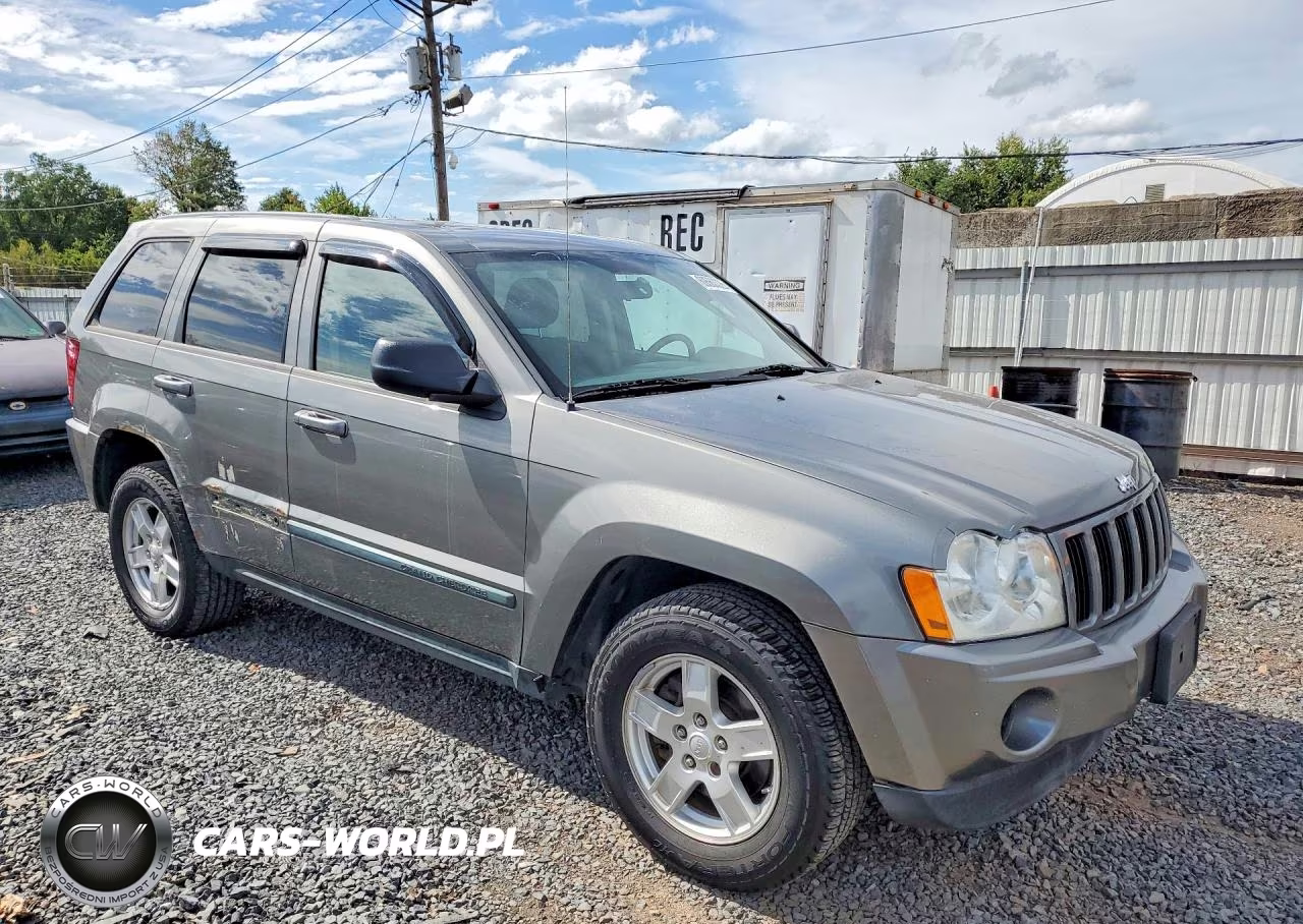 2007 Jeep Grand Cherokee Laredo VIN:1J8GR48K47C681623 - 4