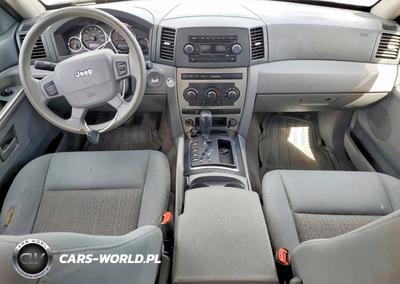 2007 Jeep Grand Cherokee Laredo VIN:1J8GR48K47C681623 - 8