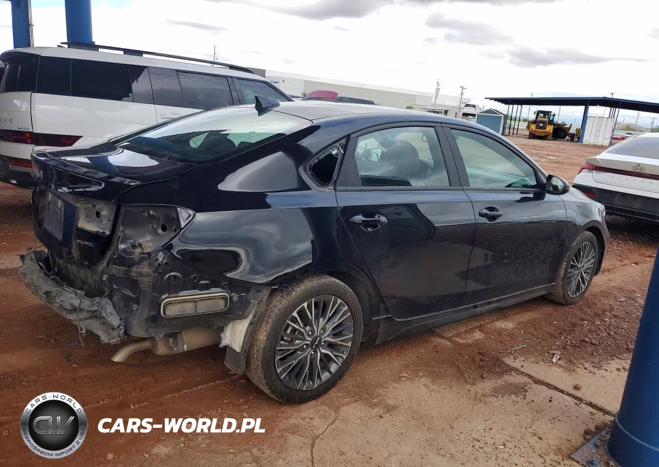 2023 Kia Forte Gt Line VIN:3KPF54AD6PE568498 - 3