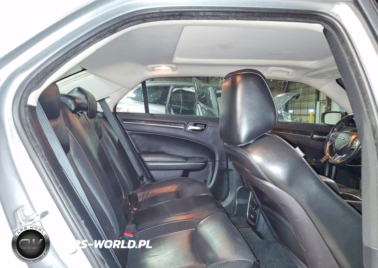 2016 Chrysler 300C VIN:2C3CCAKG4GH239002 - 10