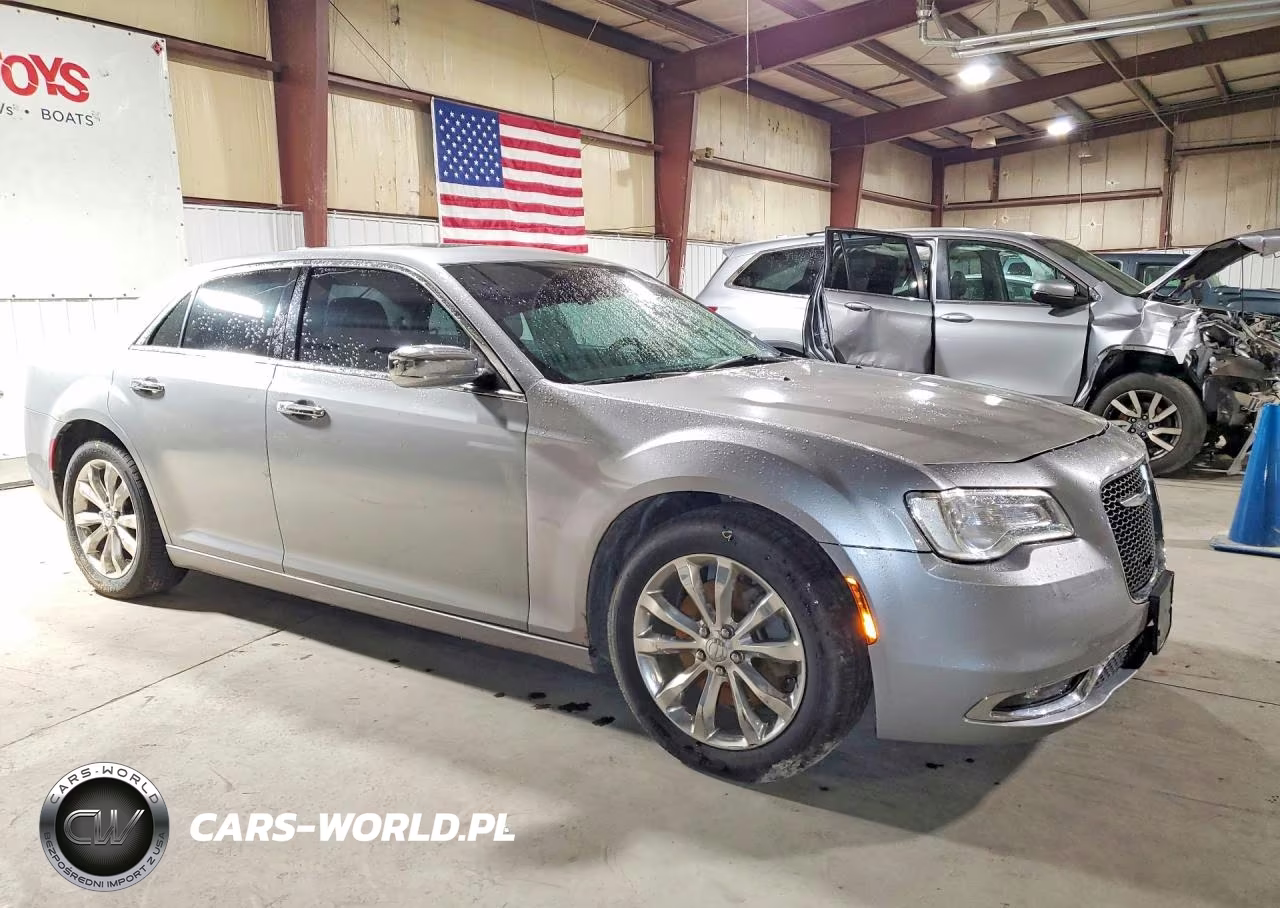 2016 Chrysler 300C VIN:2C3CCAKG4GH239002 - 4