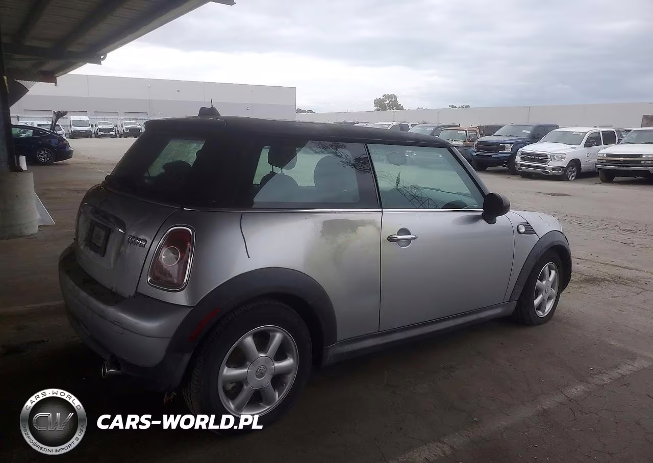2009 Mini Cooper VIN:WMWMF33549TW75965 - 3