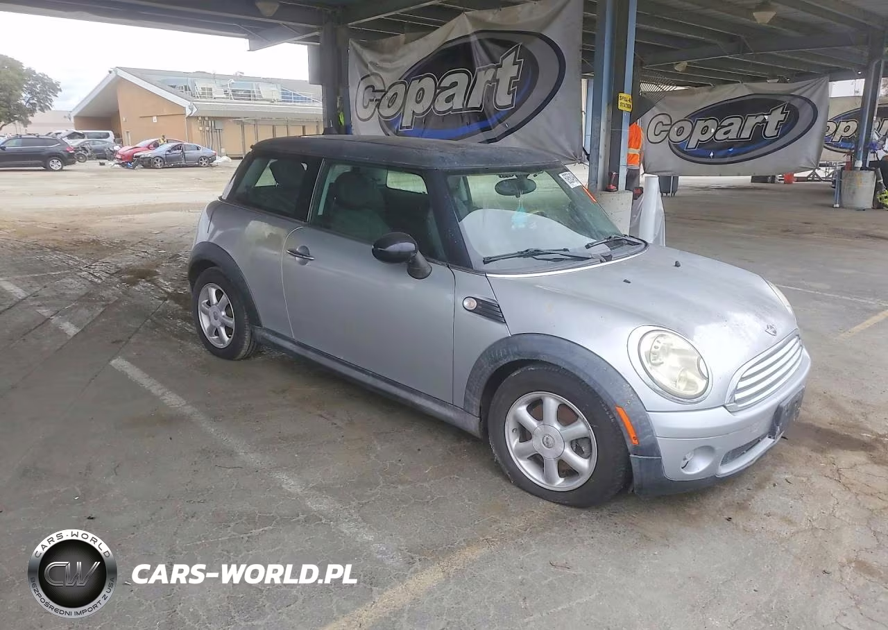 2009 Mini Cooper VIN:WMWMF33549TW75965 - 4