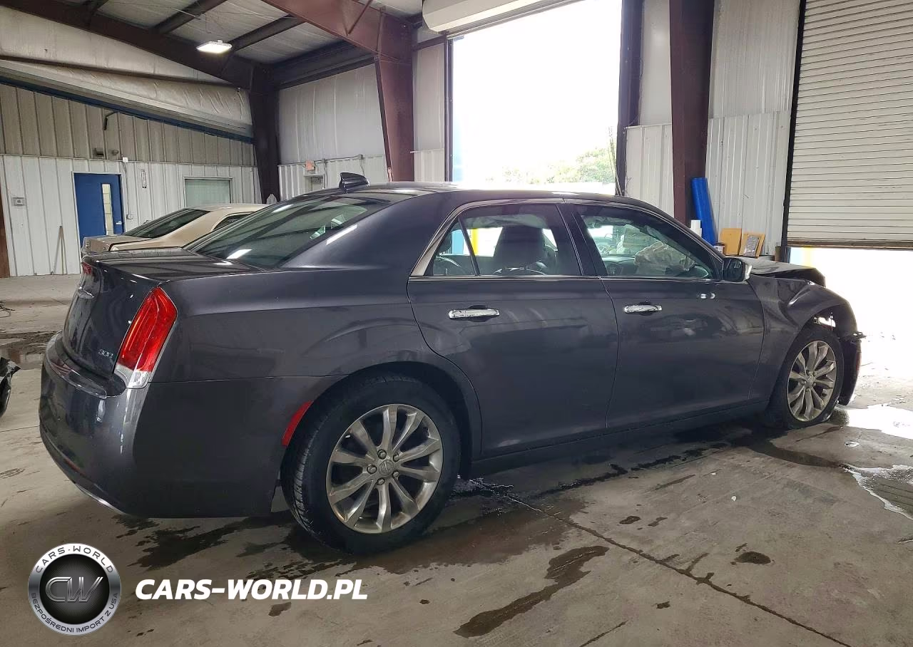2018 Chrysler 300 Limited VIN:2C3CCAKG6JH276107 - 3