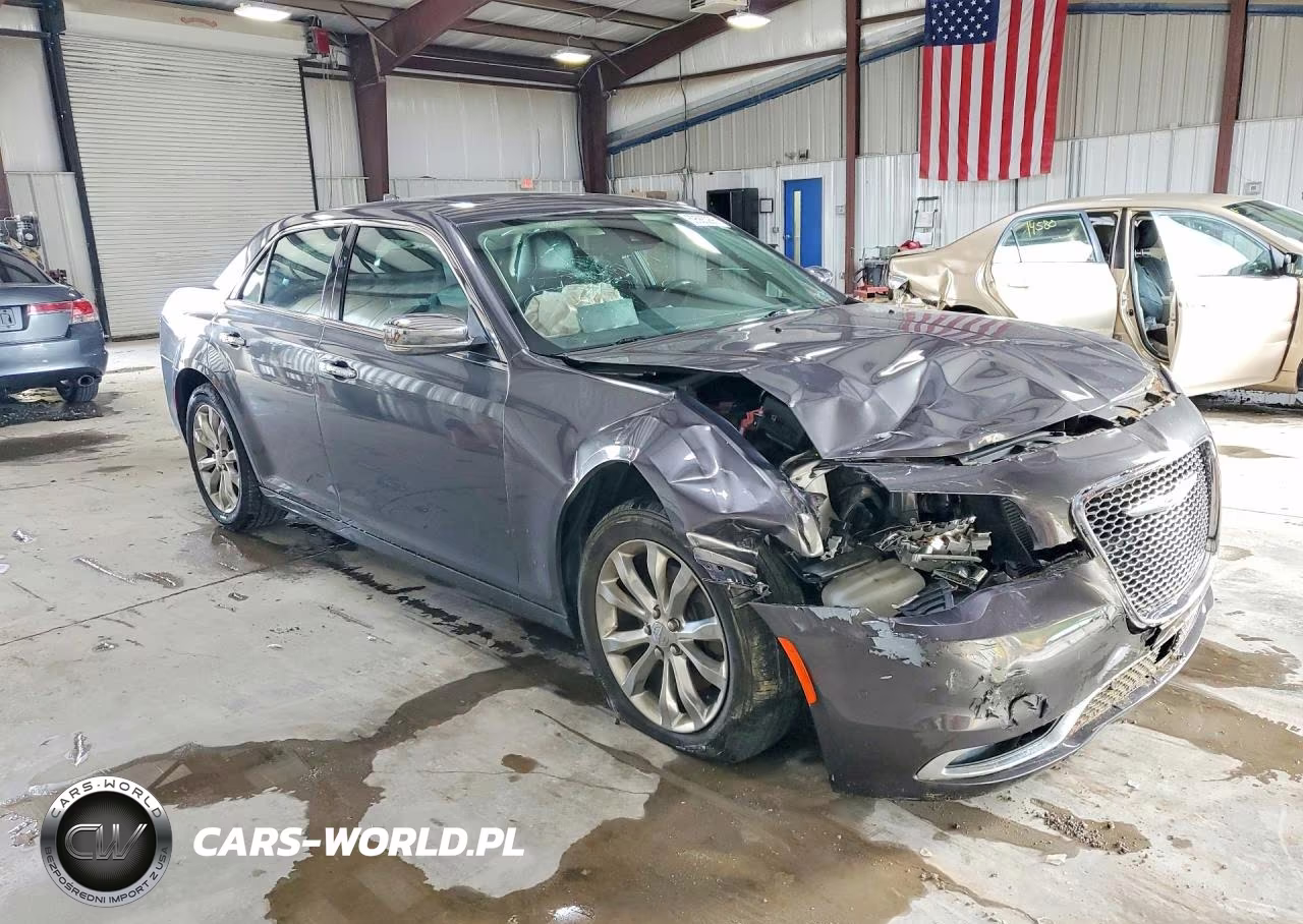 2018 Chrysler 300 Limited VIN:2C3CCAKG6JH276107 - 4