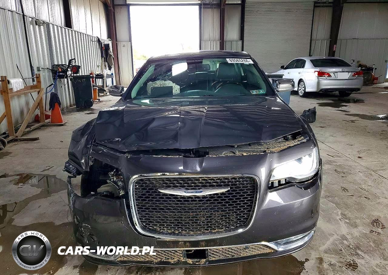 2018 Chrysler 300 Limited VIN:2C3CCAKG6JH276107 - 5