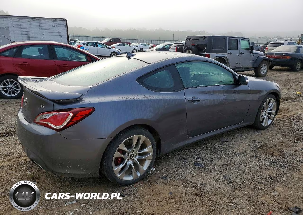 2013 Hyundai Genesis Coupe 3.8 Track VIN:KMHHU6KJ4DU112732 - 3
