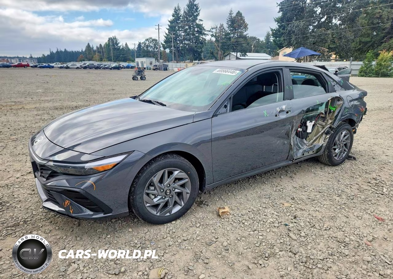 2024 Hyundai Elantra Blue