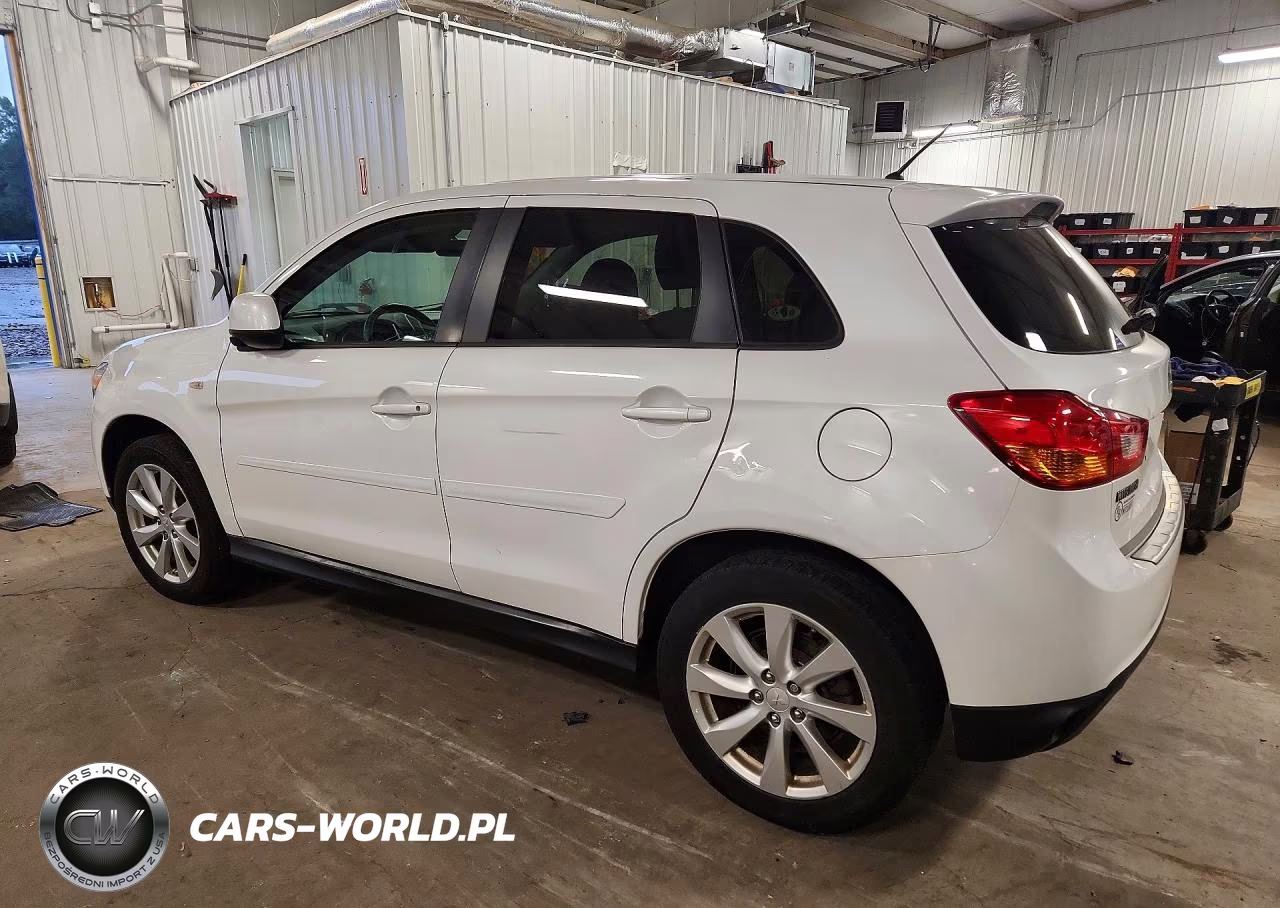 2015 Mitsubishi Outlander VIN:4A4AR3AW2FE029325 - 2