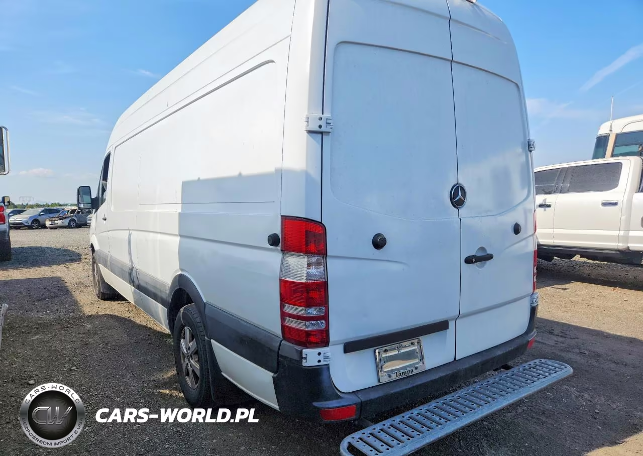 2015 Mercedes-Benz Sprinter 2500 Delivery Van VIN:WD3PE8DB4FP127306 - 2