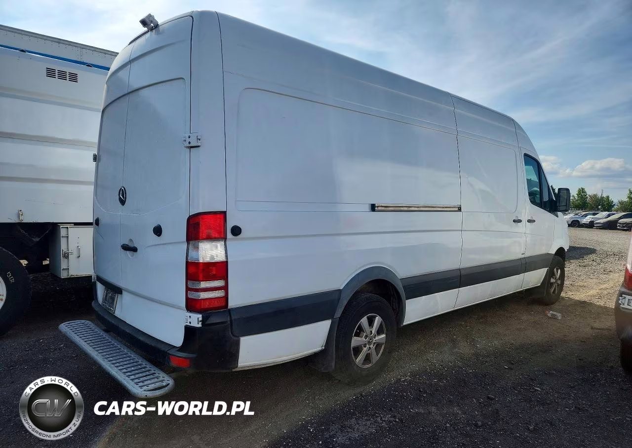 2015 Mercedes-Benz Sprinter 2500 Delivery Van VIN:WD3PE8DB4FP127306 - 3
