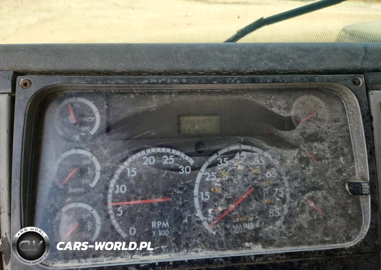 2002 Freightliner Fl70 Refuse Truck VIN:1FVABTAK92HJ54621 - 9