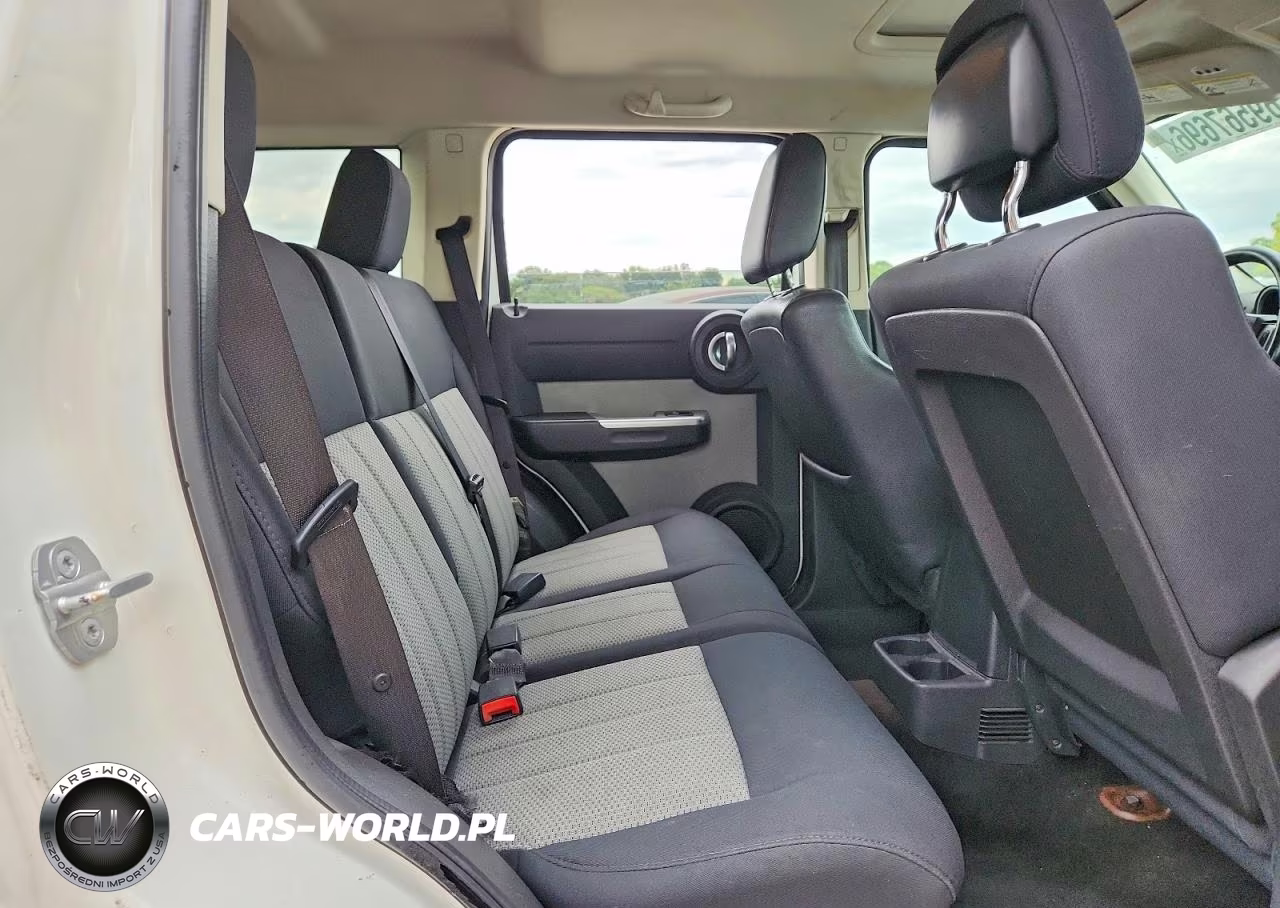 2010 Dodge Nitro Sxt VIN:1D4PU5GK4AW113684 - 11