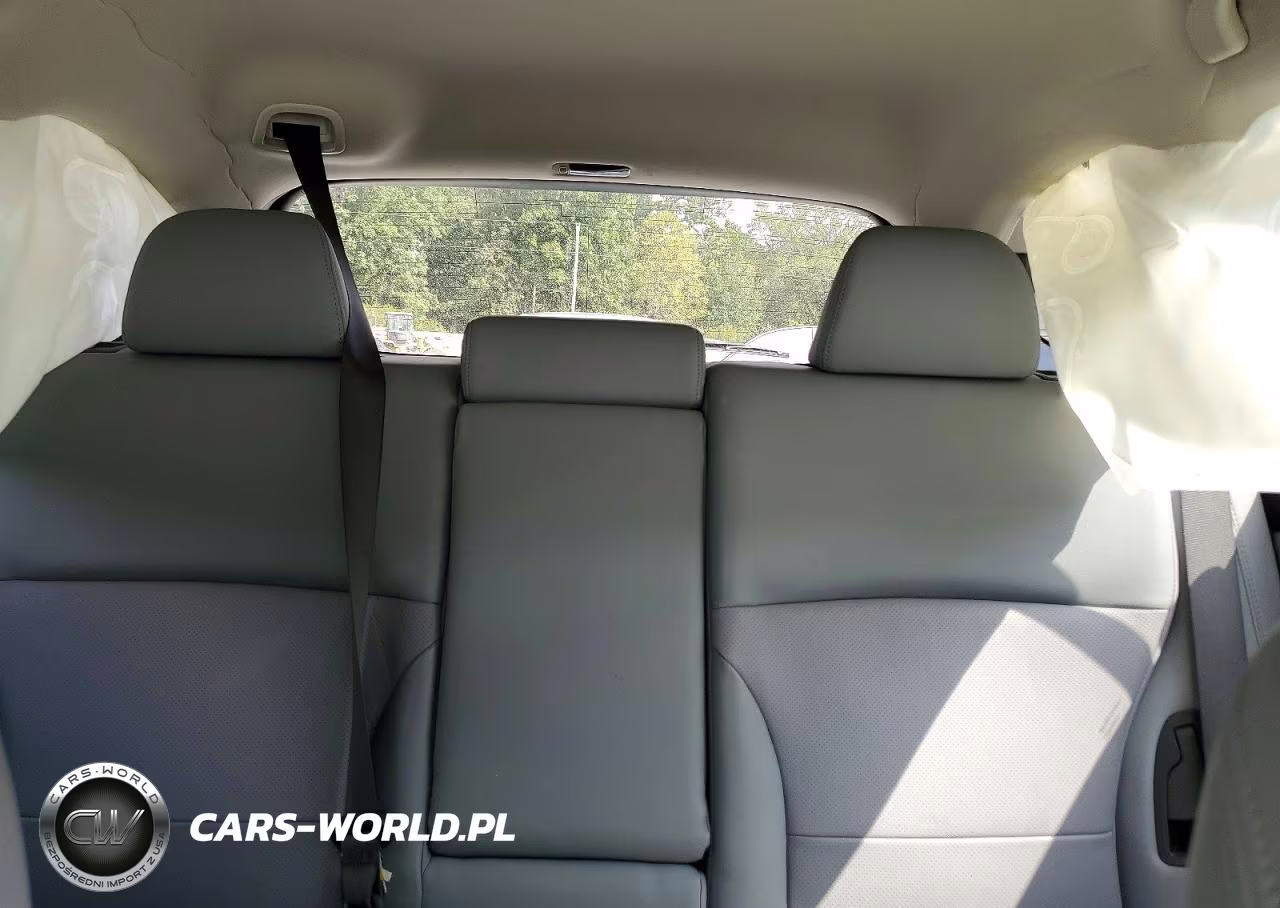 2018 Subaru Outback 3.6R Limited VIN:4S4BSENC1J3335394 - 10