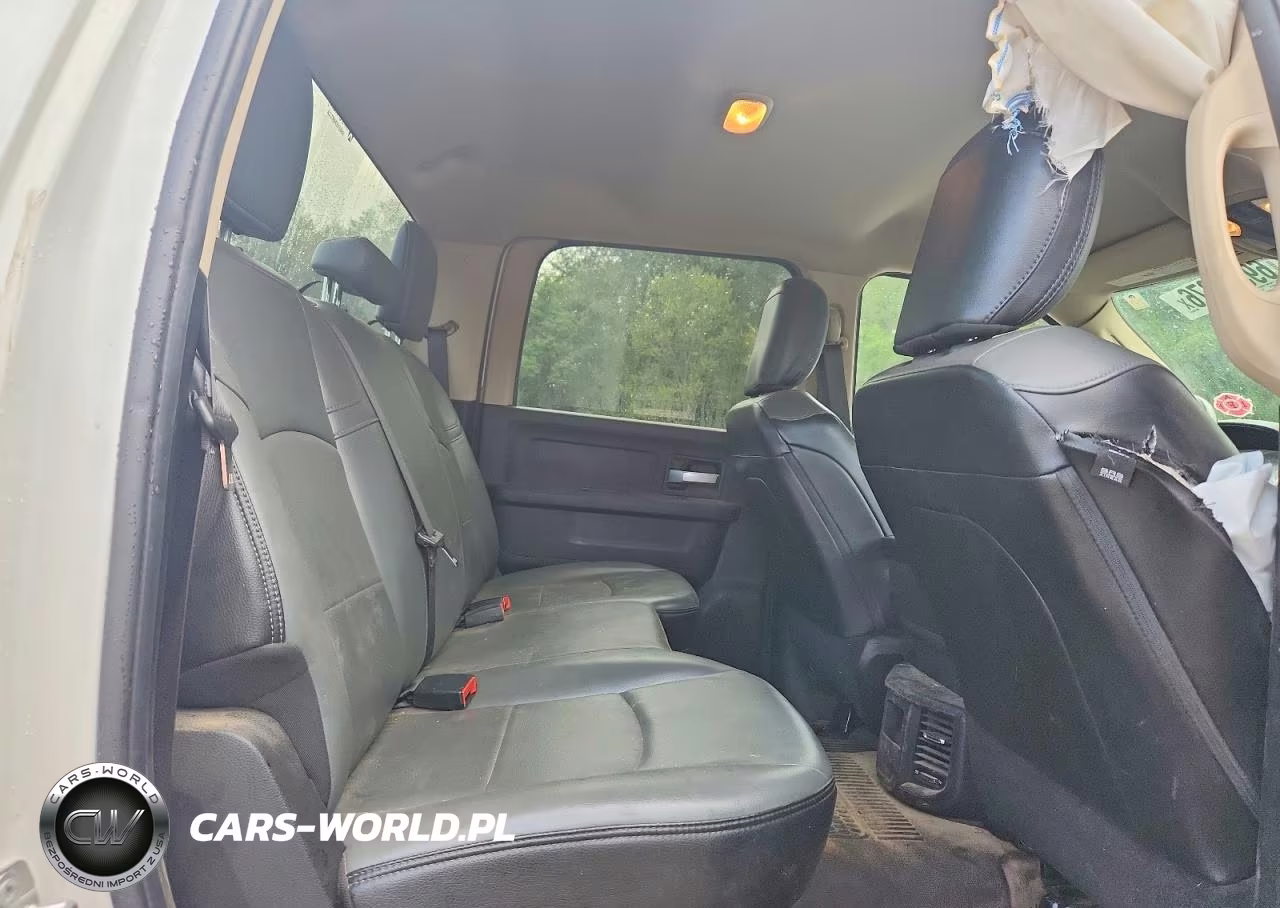 2019 Ram 2500 Tradesman VIN:3C6UR5HJ9KG688569 - 10